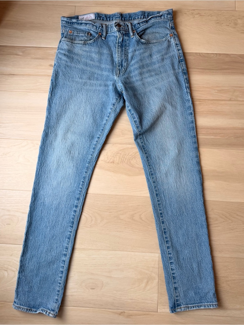 Gap Mens Slim Taper Blue Jeans Size 33 32 Medium Wash Everyday Classic